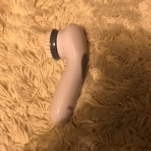 Proactive face scrubber